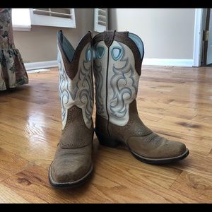 ARIAT COWBOY BOOTS 7